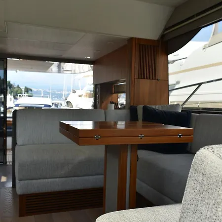 Motor Yacht Sunseeker Manhattan 52 Hotel en barco *