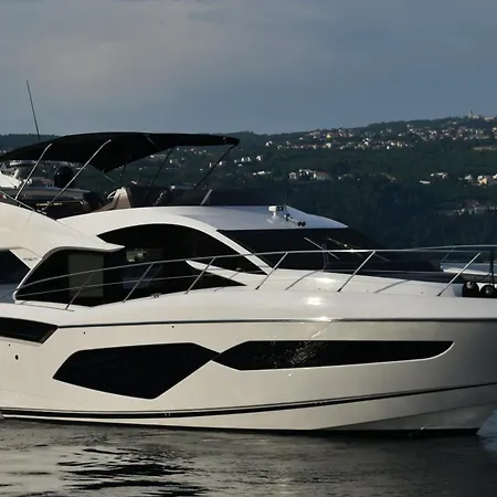 Hotel en barco Motor Yacht Sunseeker Manhattan 52 Opatija