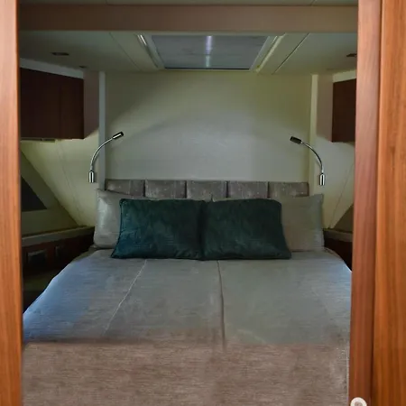 Hotel en barco Motor Yacht Sunseeker Manhattan 52