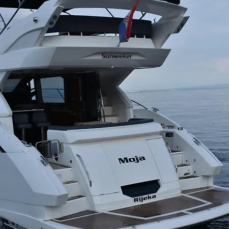 Motor Yacht Sunseeker Manhattan 52 Hotel en barco Opatija