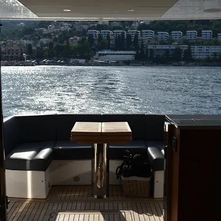 Hotel en barco Motor Yacht Sunseeker Manhattan 52