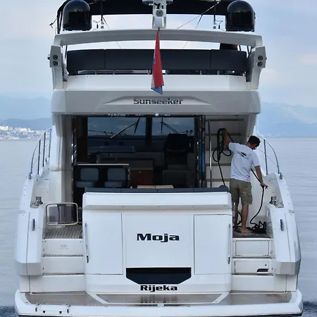 Hotel en barco Motor Yacht Sunseeker Manhattan 52 Opatija